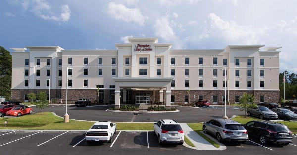 Hampton Inn By Hilton & Suites Fayetteville, Nc image 1