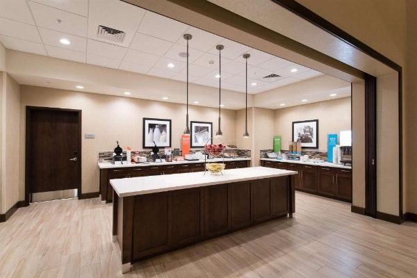 Hampton Inn By Hilton & Suites Fayetteville, Nc image 13
