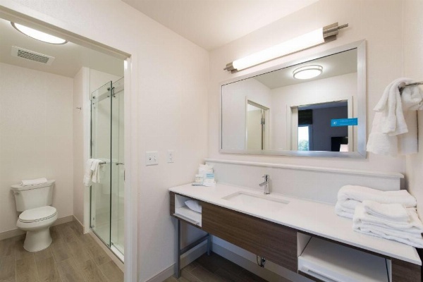 Hampton Inn By Hilton & Suites Fayetteville, Nc image 27
