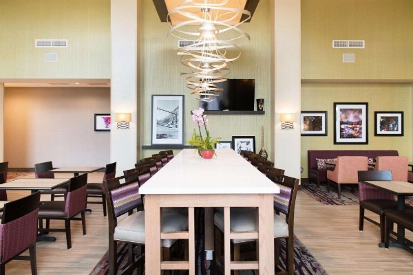 Hampton Inn By Hilton & Suites Fayetteville, Nc image 9